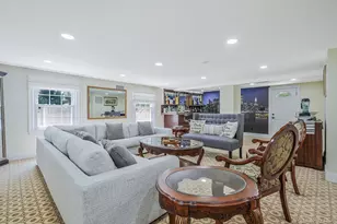 11 Country Squire Ct, Dix Hills, NY 11746 - Photo 13