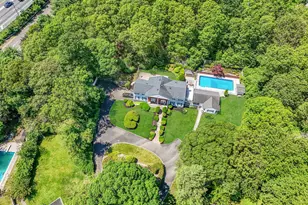 11 Country Squire Ct, Dix Hills, NY 11746 - Photo 49