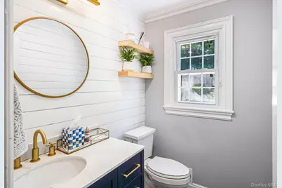 11 Country Squire Court, Dix Hills, NY 11746 - Photo 21