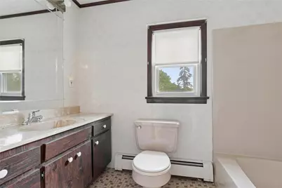 1295 Washington Avenue, Greenport, NY 11944 - Photo 11