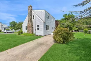 1295 Washington Ave, Greenport, NY 11944 - Photo 13