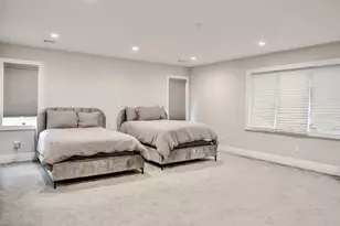 8 Stuyvesant Pl, Lawrence, NY 11559 - Photo 15