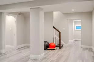 8 Stuyvesant Pl, Lawrence, NY 11559 - Photo 25