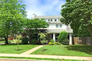 876 Woodmere Pl, Woodmere, NY 11598 - Photo 1