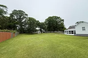 128 Maywood Dr, Mastic Beach, NY 11951 - Photo 11