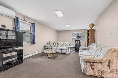 78-30 270th Street, New Hyde Park, NY 11004 - Photo 13