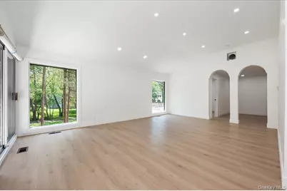 452 E Shore Road, Great Neck, NY 11024 - Photo 15