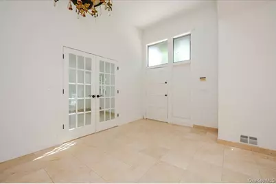 452 E Shore Road, Great Neck, NY 11024 - Photo 3