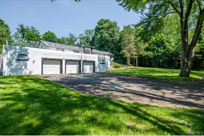 452 E Shore Road, Great Neck, NY 11024 - Photo 31