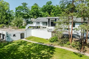 452 E Shore Rd, Great Neck, NY 11024 - Photo 27