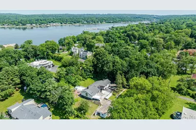 452 E Shore Road, Great Neck, NY 11024 - Photo 33