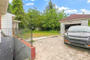 114-80 178th Pl, Addisleigh Park, NY 11434 - Photo 23