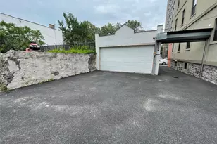 554 E 191st St, Bronx, NY 10458 - Photo 23