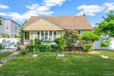 859 Franklin Avenue, Valley Stream, NY 11580 - Photo 1