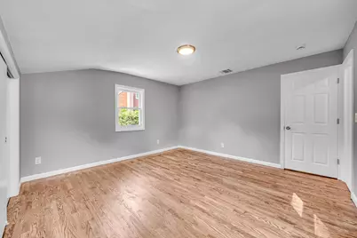 1090 Brookdale Avenue, Bay Shore, NY 11706 - Photo 17