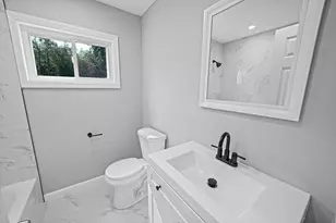 1090 Brookdale Ave, Bay Shore, NY 11706 - Photo 23