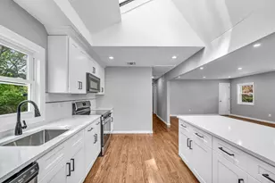 1090 Brookdale Ave, Bay Shore, NY 11706 - Photo 15