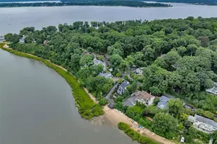 762 Connecticut View Dr, Mill Neck, NY 11771 - Photo 13
