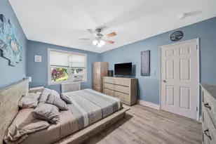 23 Edwards St, Roslyn Heights, NY 11577 - Photo 13