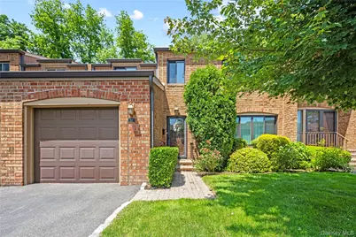 31 Windsor Gate Drive, New Hyde Park, NY 11040 - Photo 1