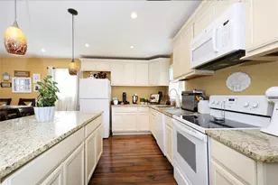 33 Highview Ln, Ridge, NY 11961 - Photo 9