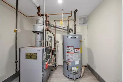 4360 Auburndale Lane, Flushing, NY 11358 - Photo 15