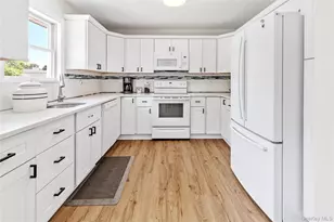 [Address not provided], Hampton Bays, NY 11946 - Photo 9