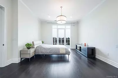 1000 Royal Court #1306, North Hills, NY 11040 - Photo 9