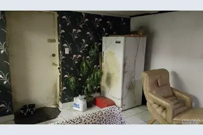 492 Pershing Boulevard, Rockville Centre, NY 11570 - Photo 9