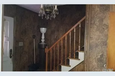 492 Pershing Boulevard, Rockville Centre, NY 11570 - Photo 7