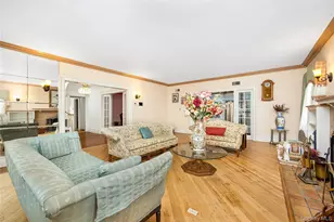 24 Lawrence Ave, Rockville Centre, NY 11570 - Photo 13