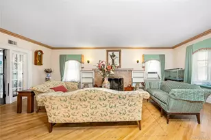 24 Lawrence Ave, Rockville Centre, NY 11570 - Photo 11