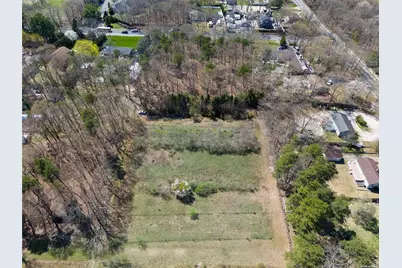 Cedarhurst Ave, Medford, NY 11763 - Photo 11