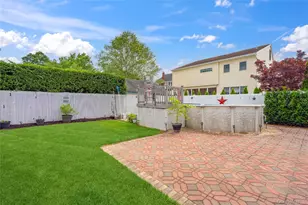 25 Davison Ave, East Rockaway, NY 11518 - Photo 19