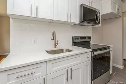 2399 Union Boulevard #5A, Islip, NY 11751 - Photo 7