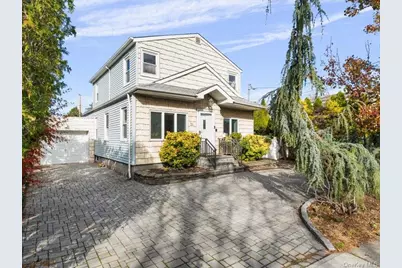 31 Broadmoor Lane, Westbury, NY 11590 - Photo 1