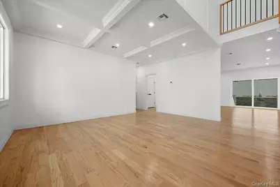 319 Blacksmith Road W, Levittown, NY 11756 - Photo 5