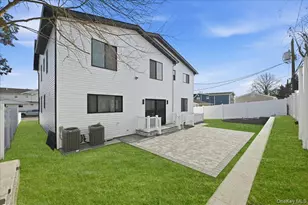 319 Blacksmith Road W, Levittown, NY 11756 - Photo 43