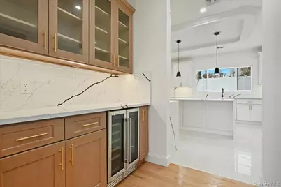 319 Blacksmith Road W, Levittown, NY 11756 - Photo 17