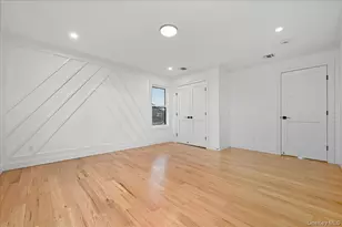 319 Blacksmith Road W, Levittown, NY 11756 - Photo 35