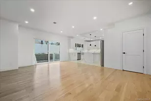 319 Blacksmith Road W, Levittown, NY 11756 - Photo 19