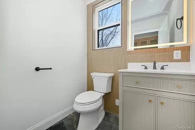 319 Blacksmith Road W, Levittown, NY 11756 - Photo 19