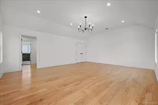 319 Blacksmith Road W, Levittown, NY 11756 - Photo 31