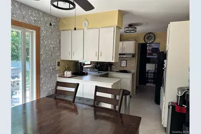 2 Hamilton Court, Coram, NY 11727 - Photo 23