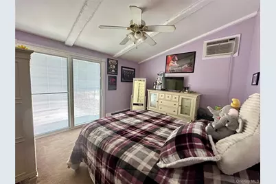 2 Hamilton Court, Coram, NY 11727 - Photo 5