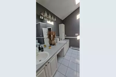 943 Macarthur Street, Bohemia, NY 11716 - Photo 9