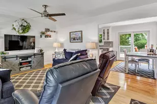 64 School St, Hampton Bays, NY 11946 - Photo 3