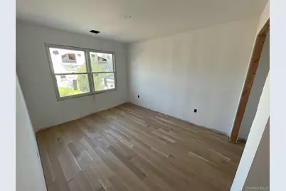 101 Clocks Boulevard, Massapequa, NY 11758 - Photo 27