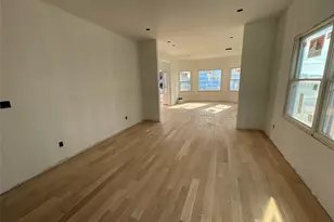 101 Clocks Blvd, Massapequa, NY 11758 - Photo 9