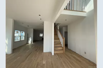 101 Clocks Boulevard, Massapequa, NY 11758 - Photo 7